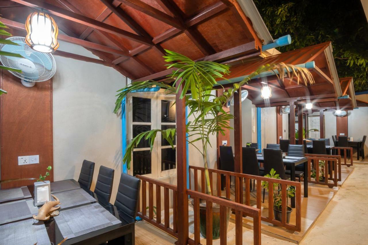 Starry Night At 3* Ukulhas Island